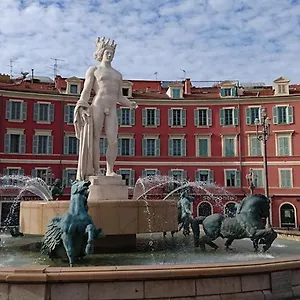 Hotel De La Mer